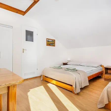 ホームステイ Goscinne Anna